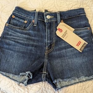 Levis BNWT denim shorts size 27